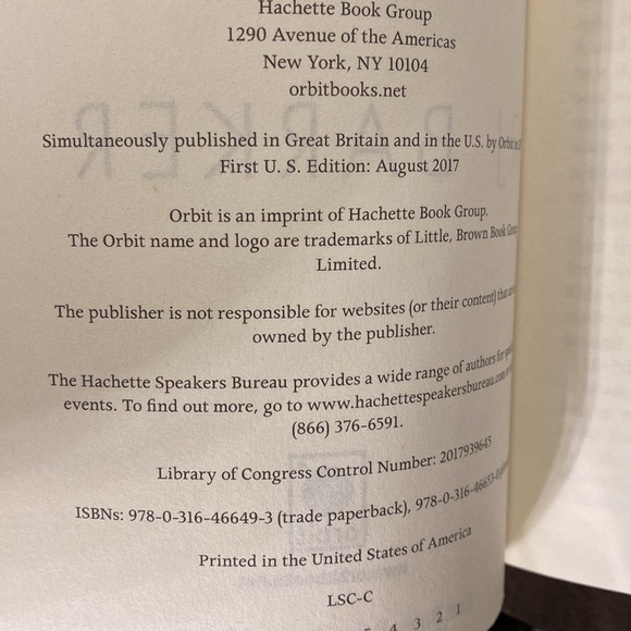 Age of Assassins by RJ Barker (paperback) 1: The Wounded Kingdom - Picture 3 of 7